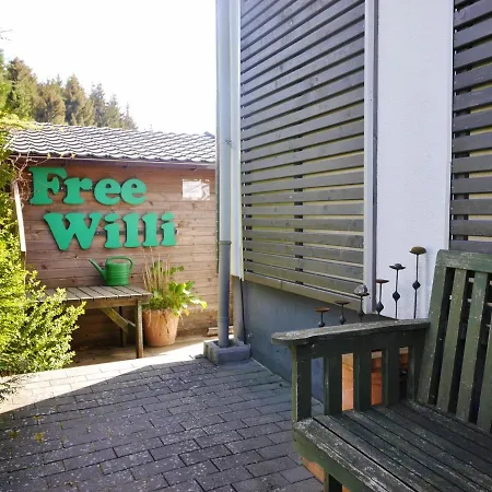 Free Willi Mit Wintergarten Und Grosser Eingezaeunter Terrasse *