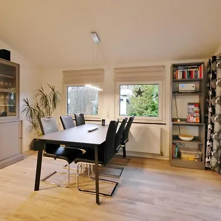 Free Willi Mit Wintergarten Und Grosser Eingezaeunter Terrasse